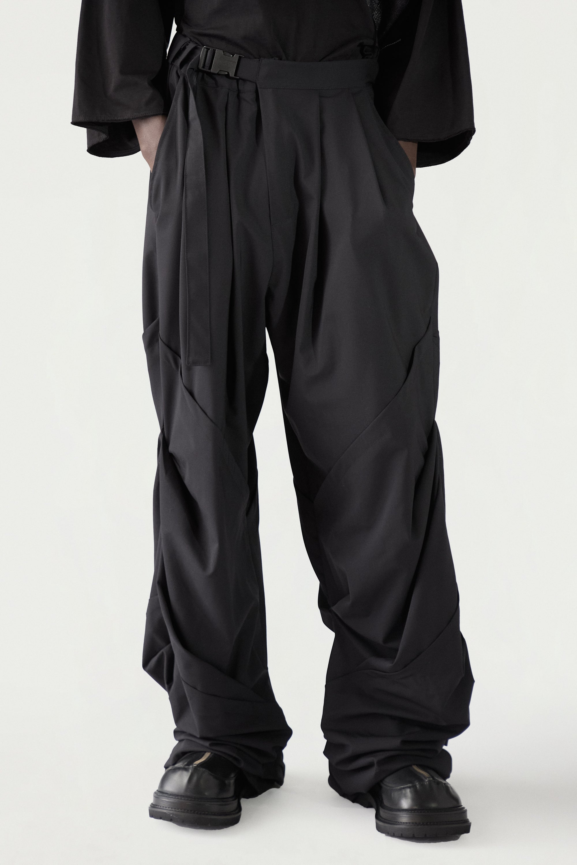 Kaon Trousers